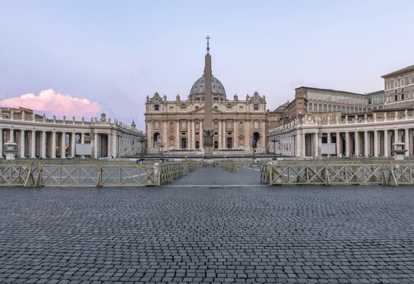 La place Saint-Pierre à Rome, son histoire et son importance spirituelle